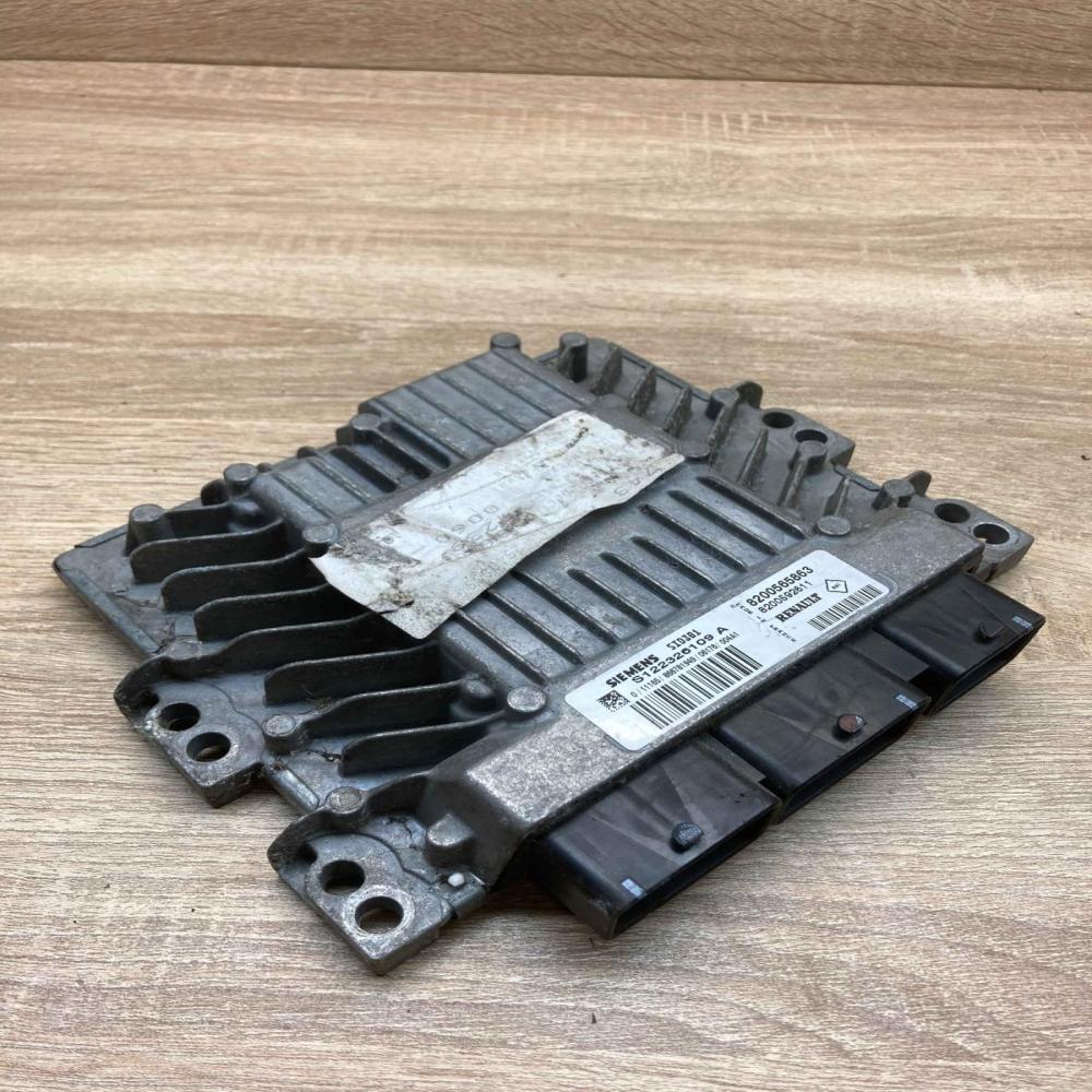 8200565863 S122326109A  Engine control unit/module ECU Renault Scenic II -  Gran
