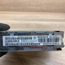 8200205833  Amplifier Radio Navigation unit CD/DVD player Renault Espace IV