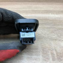 31272013 10W471  Electric window control switch Volvo S60