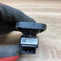 31272013 10W471  Electric window control switch Volvo S60