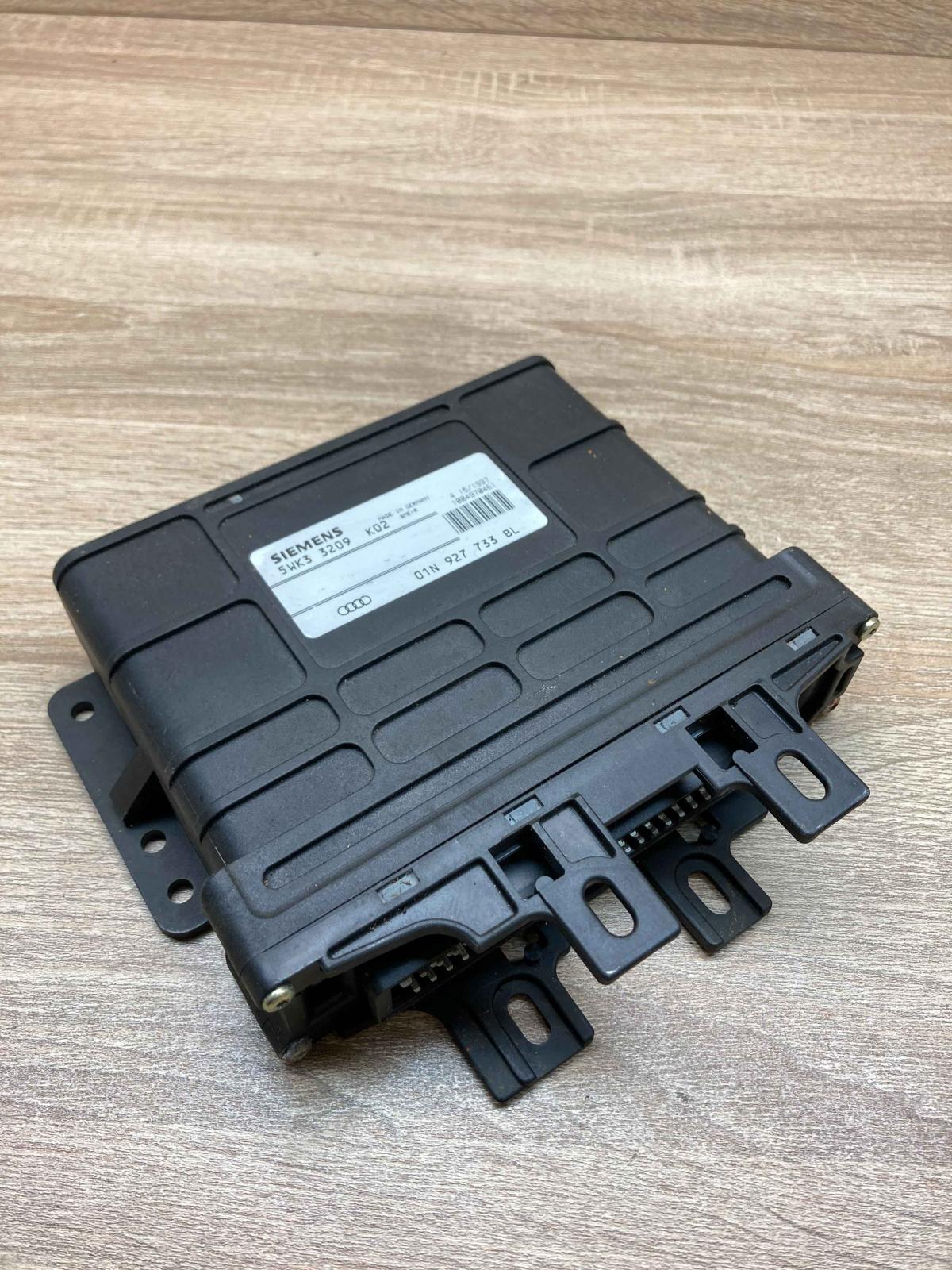 01N927733BL 5WK33209  Gearbox control unit/module Audi A4 S4 B5 8D