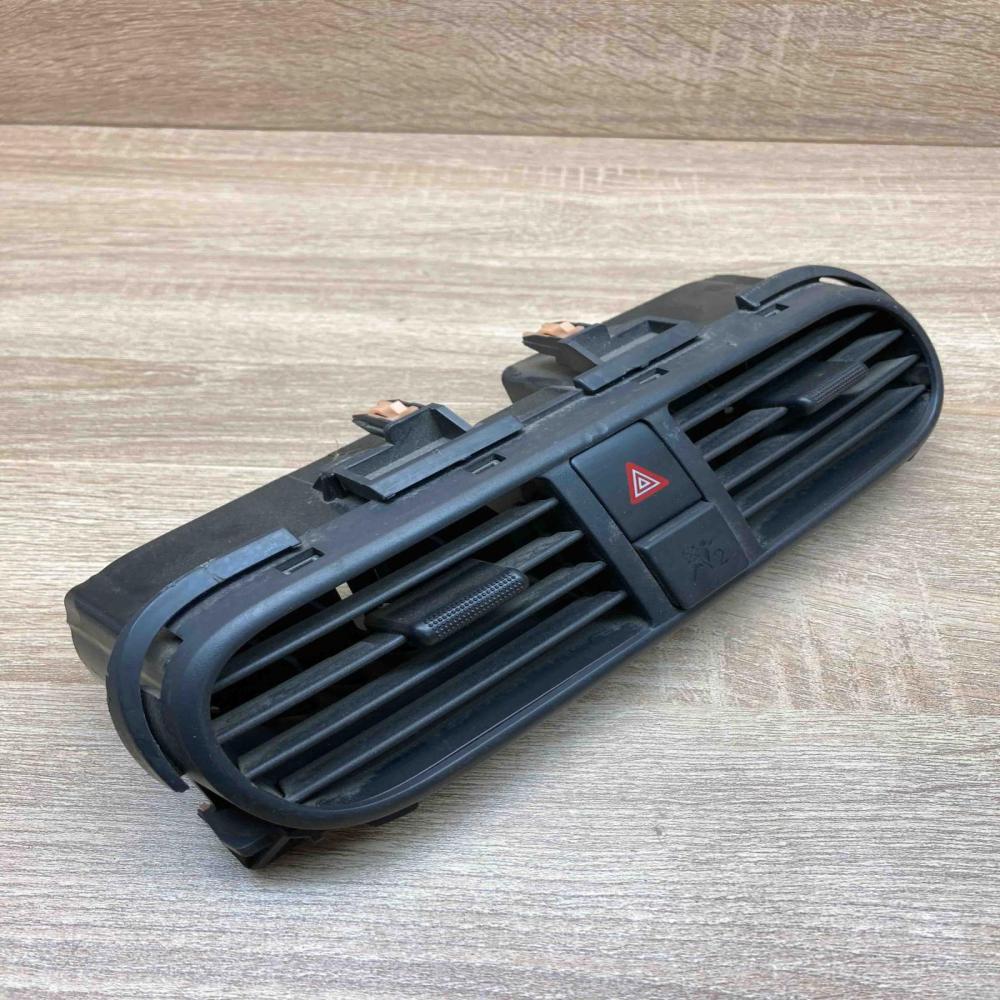 73610 51K00 S1S 73841 51K0  Dash center air vent grill Suzuki Splash