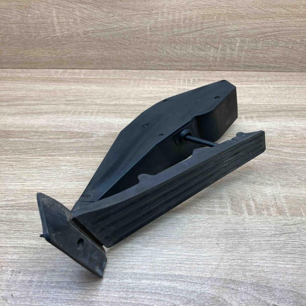 6772645   Accelerator throttle pedal BMW 5 E60 E61