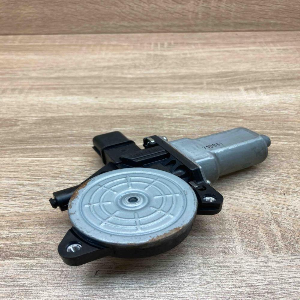 710081   Rear window wiper motor Honda Civic