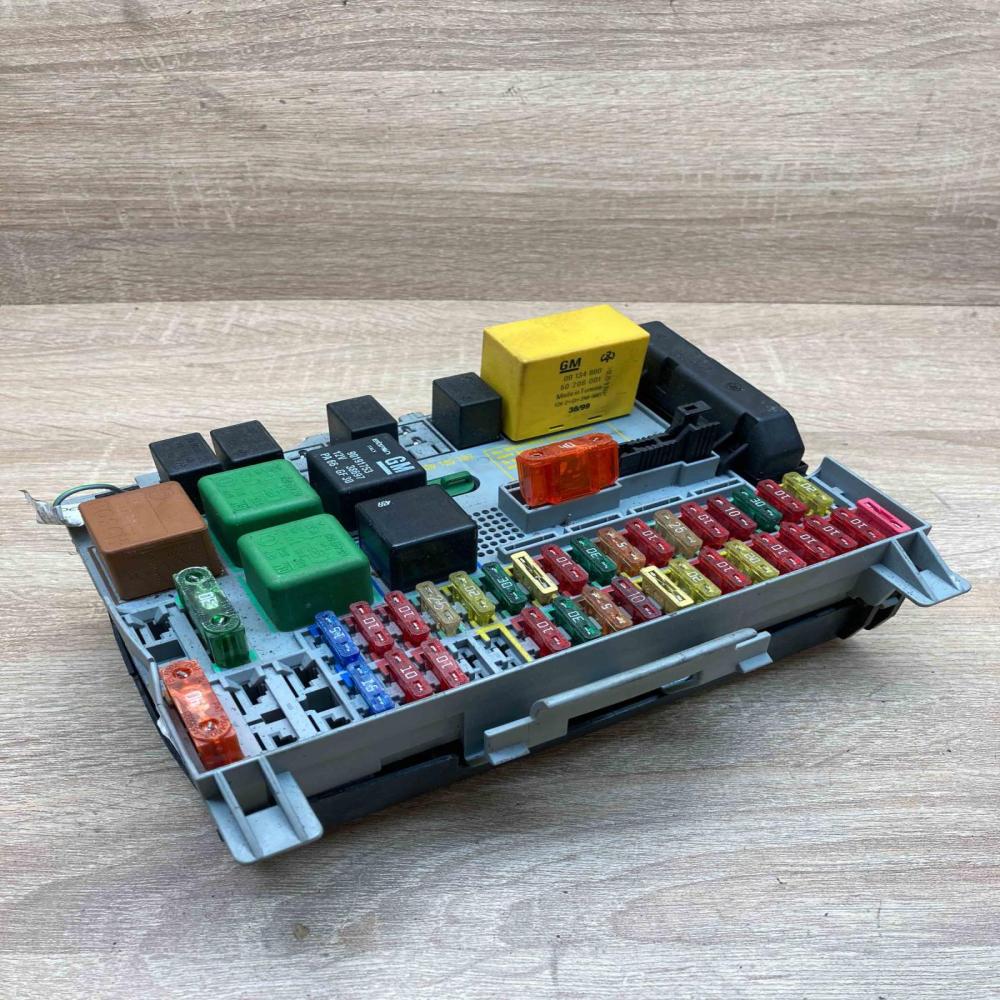 09152787   Fuse module Opel Vectra B