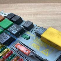 09152787   Fuse module Opel Vectra B