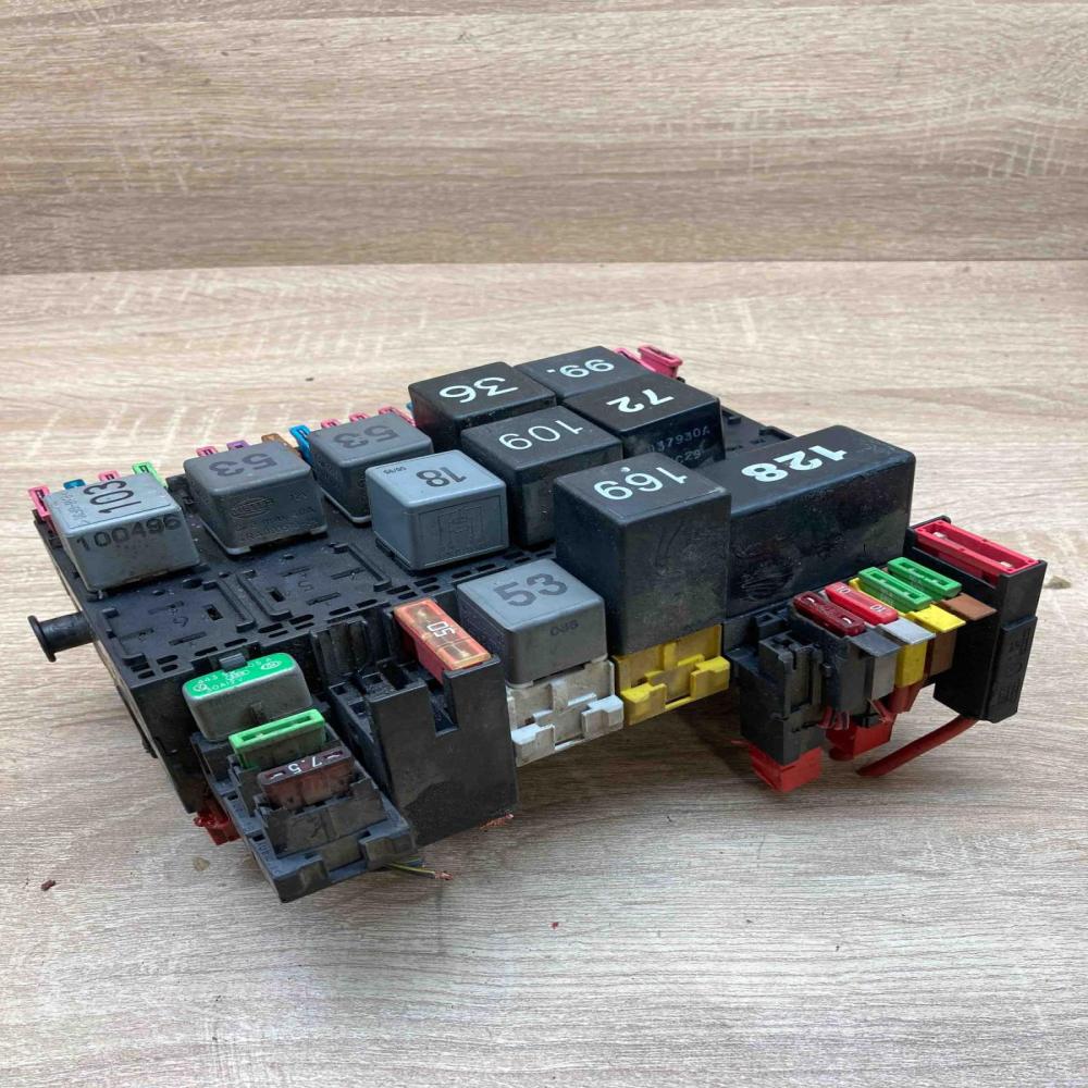 7M0937025D 95VW 14A073 DC 357937039 Fuse module Volkswagen Sharan
