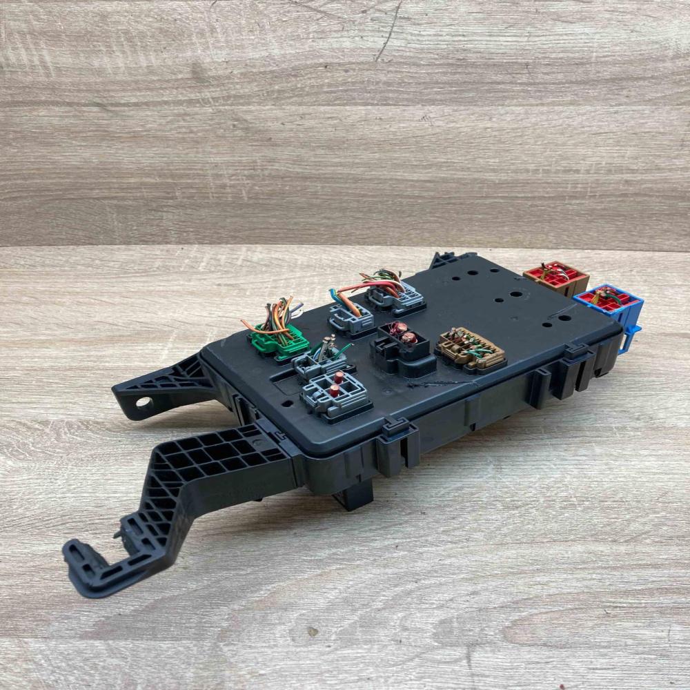 1S7T 14A301 CC 7158 7314 04  Fuse box set Jaguar X-Type