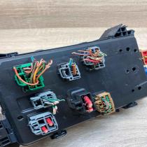 1S7T 14A301 CC 7158 7314 04  Fuse box set Jaguar X-Type