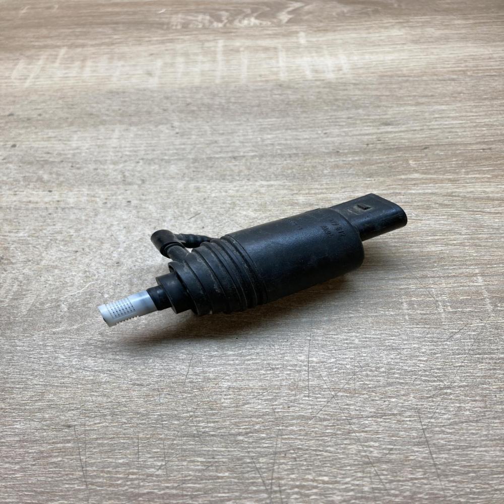 8377612   Windscreen/windshield washer pump BMW 5 E39