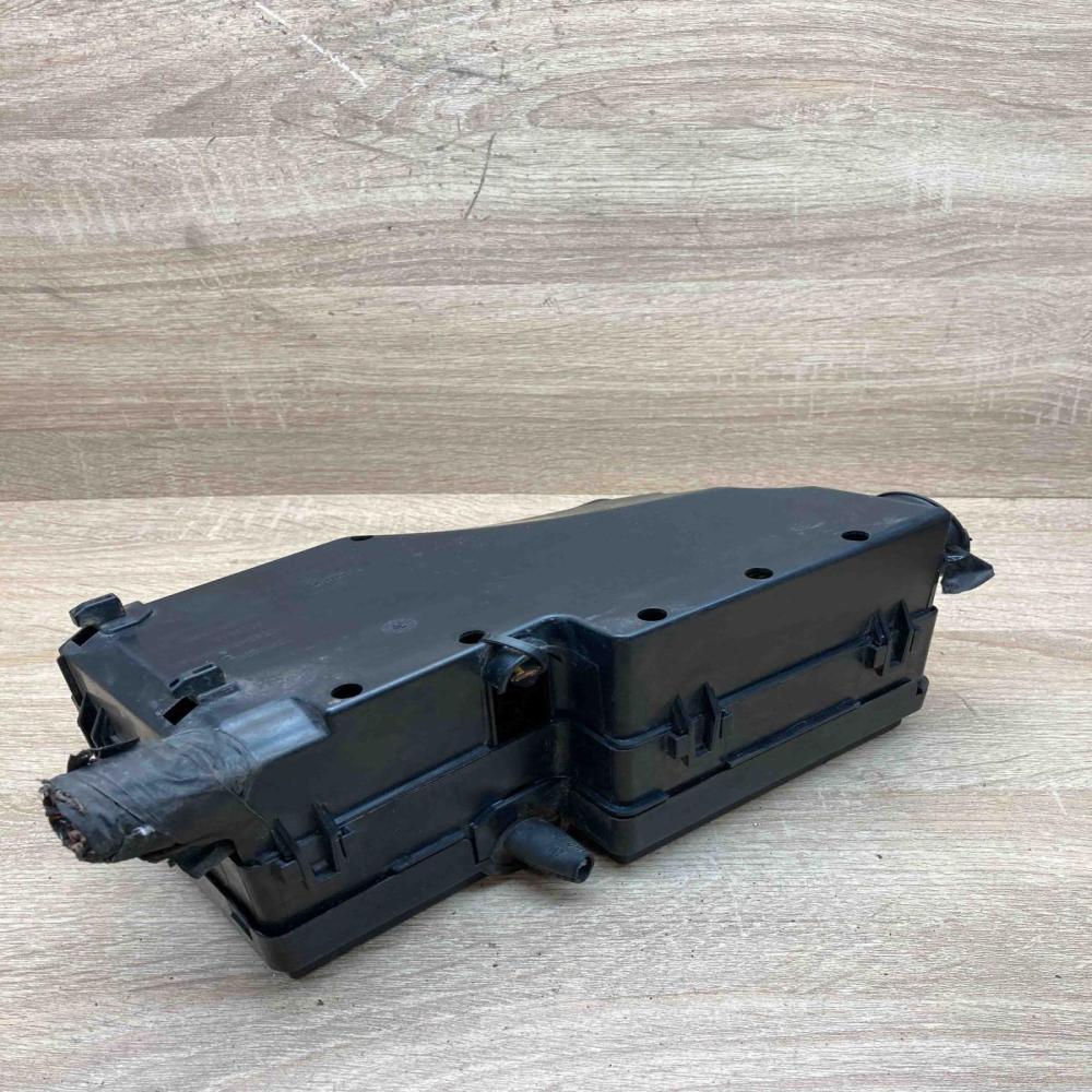 3M5T 14A142 AB BP4K 66767 8688039 Fuse module Volvo V50