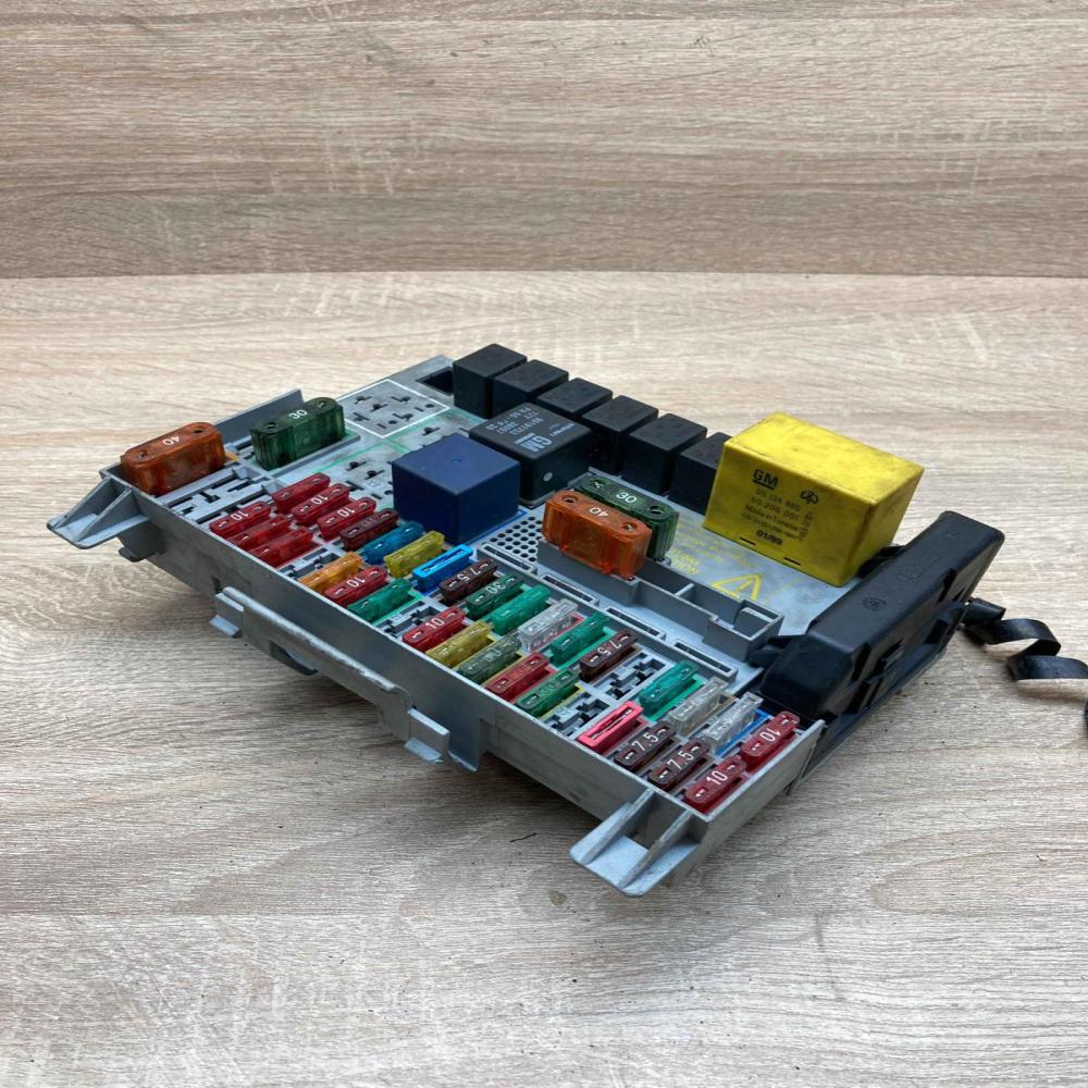 90589965 1  Fuse module Opel Astra G