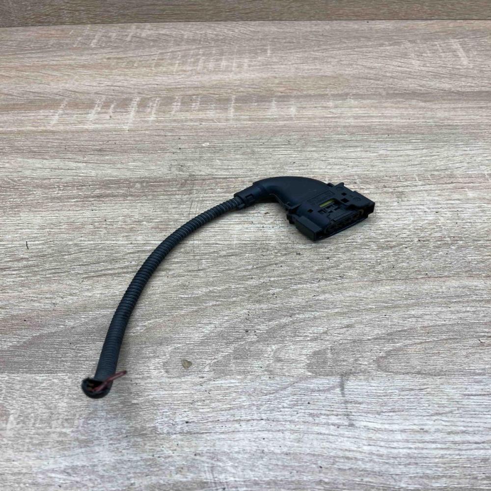 7792473 64214 00  Plug wire BMW 5 E60 E61