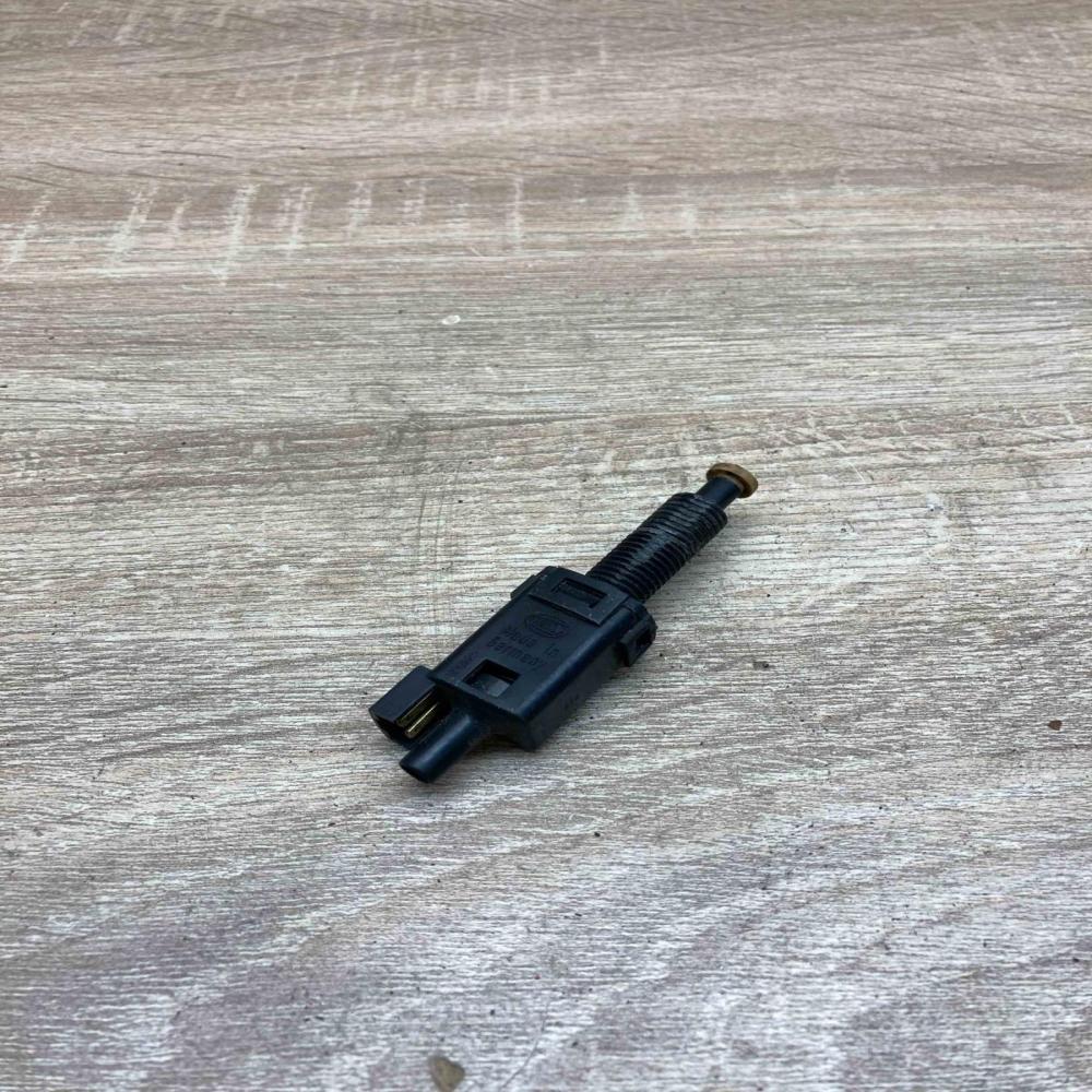 811907343B   Clutch pedal sensor Audi A6 S6 C5 4B