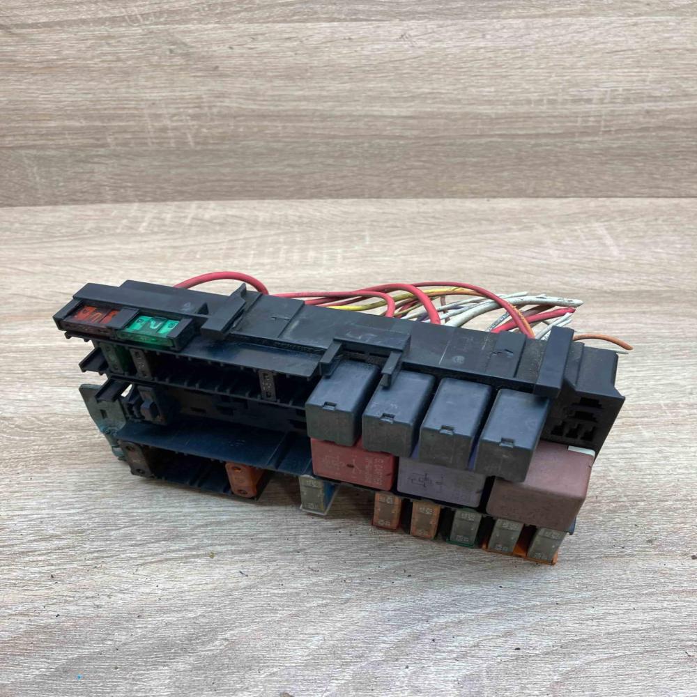 7703497782B 7703297988  Fuse module Renault Megane I