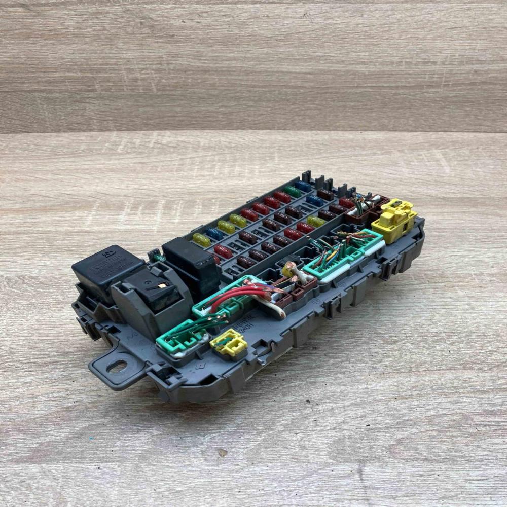 38600 S04 G1 RK 0298  Fuse module Honda CR-V