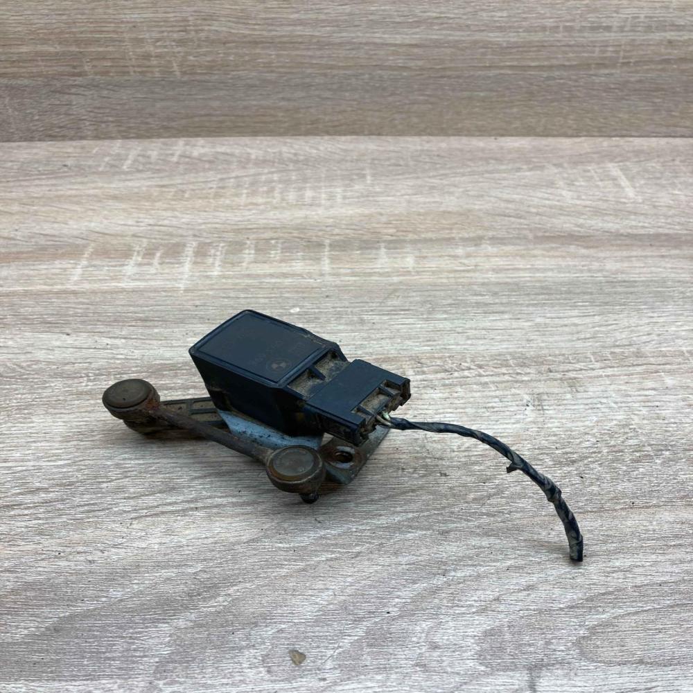 1093698   Headlight/headlamp level sensor BMW 5 E39