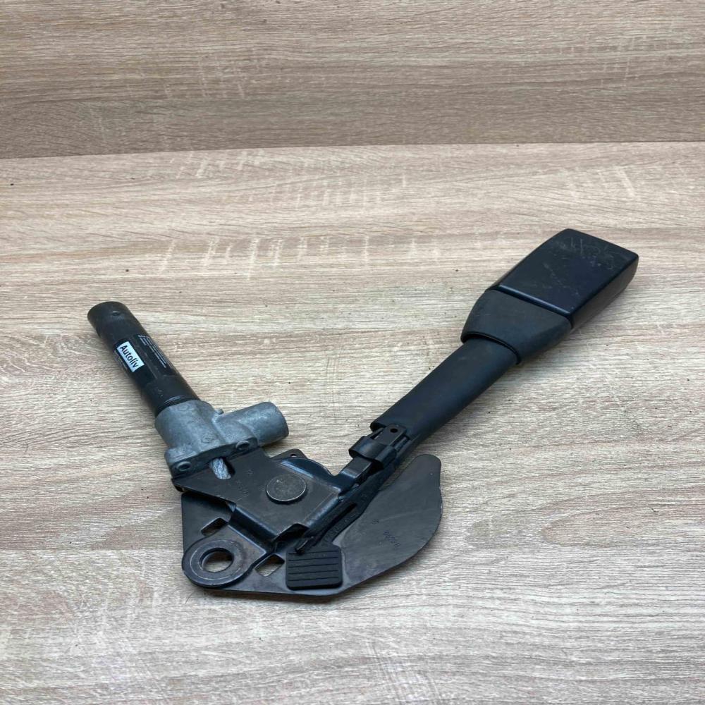 8257796 02912E  Front seatbelt buckle BMW 5 E39