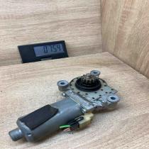 186448 000 0130821605  Front door window regulator motor Volvo 850