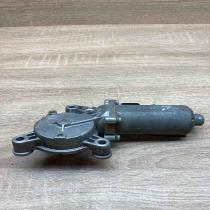 186447 000 0130821604  Front door window regulator motor Volvo 850