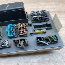 98AG 14K150 AF H5  Fuse module Ford Focus