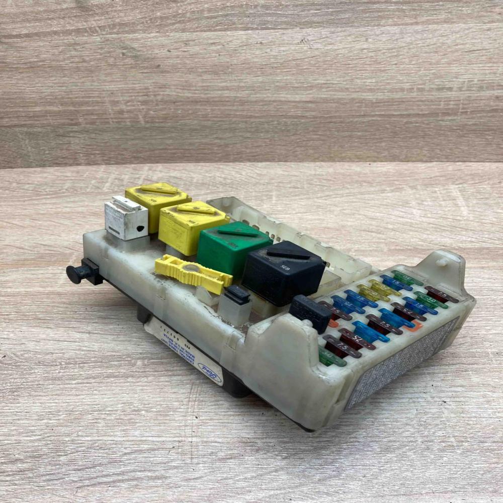 93BG 14A073 EF   Fuse module Ford Mondeo MK I