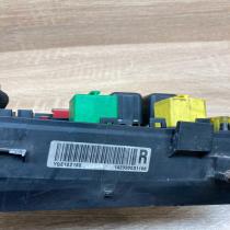 YQE102190 142330031198  Fuse box set Rover 620