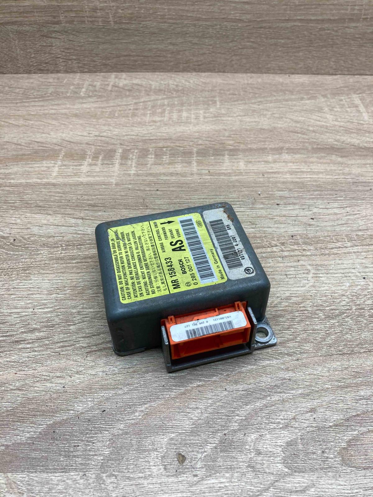 MR158433 0285001127 Used Airbag control unit/module Mitsubishi Carisma