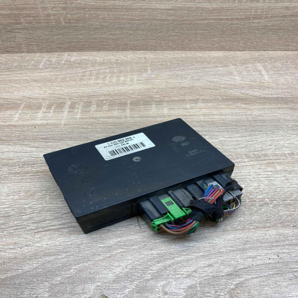 1C0962258J 5ZA007955 50  Comfort/convenience module Volkswagen Golf IV