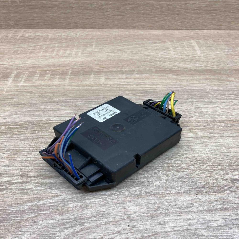 7700810873 501030660010  Comfort/convenience module Renault Laguna I