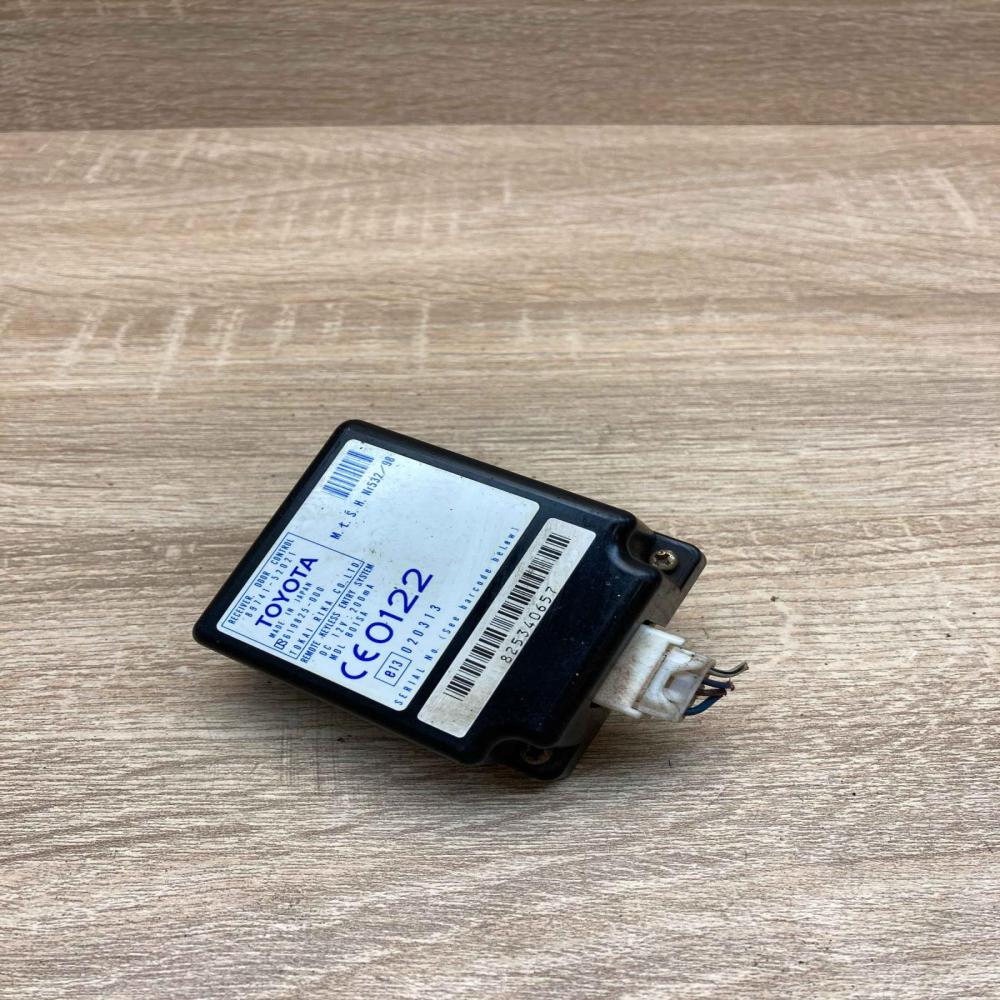 89741 52021 619825 000  Door control unit/module Toyota Yaris