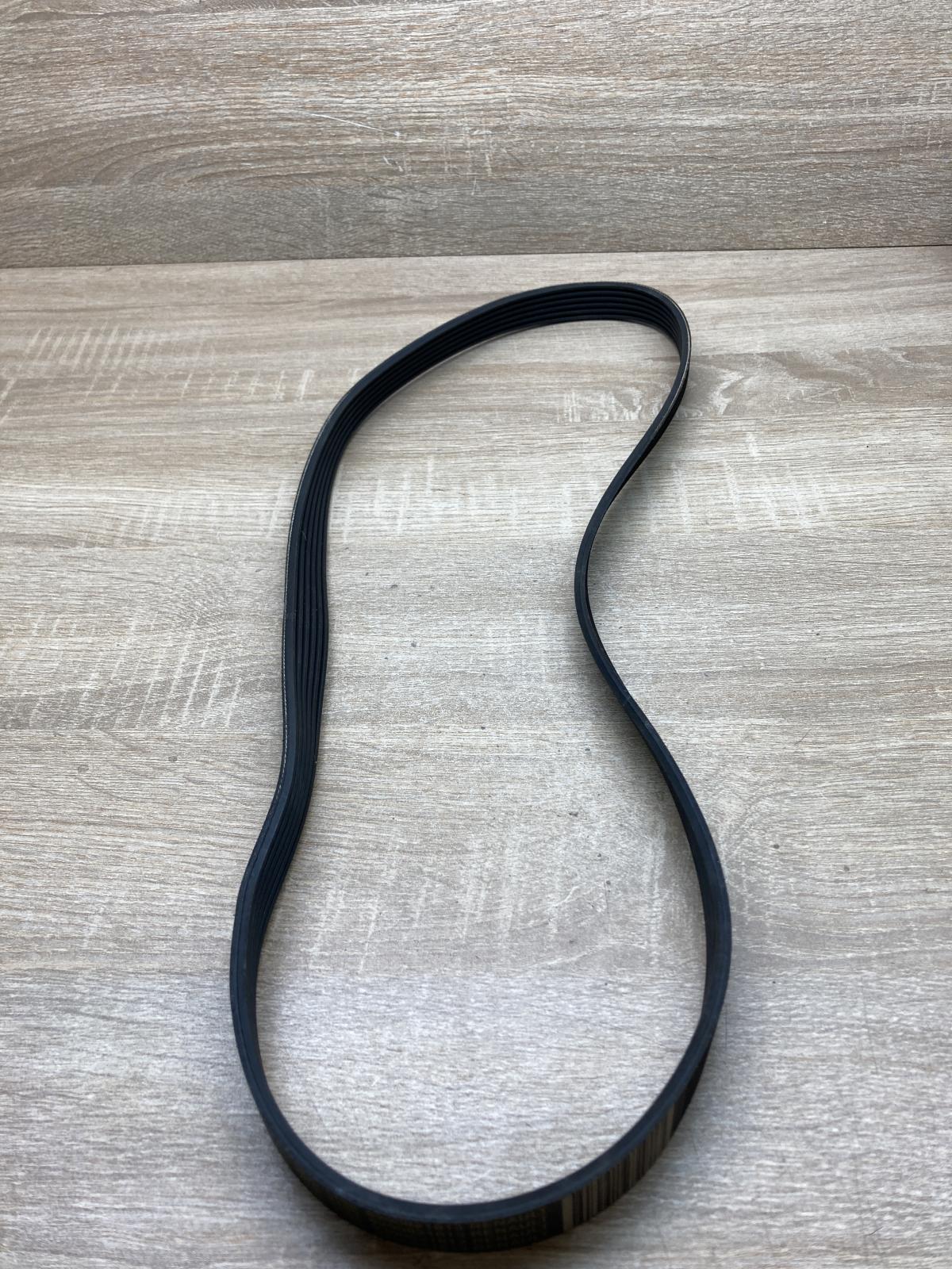8200821813   Alternator belt Renault Laguna III