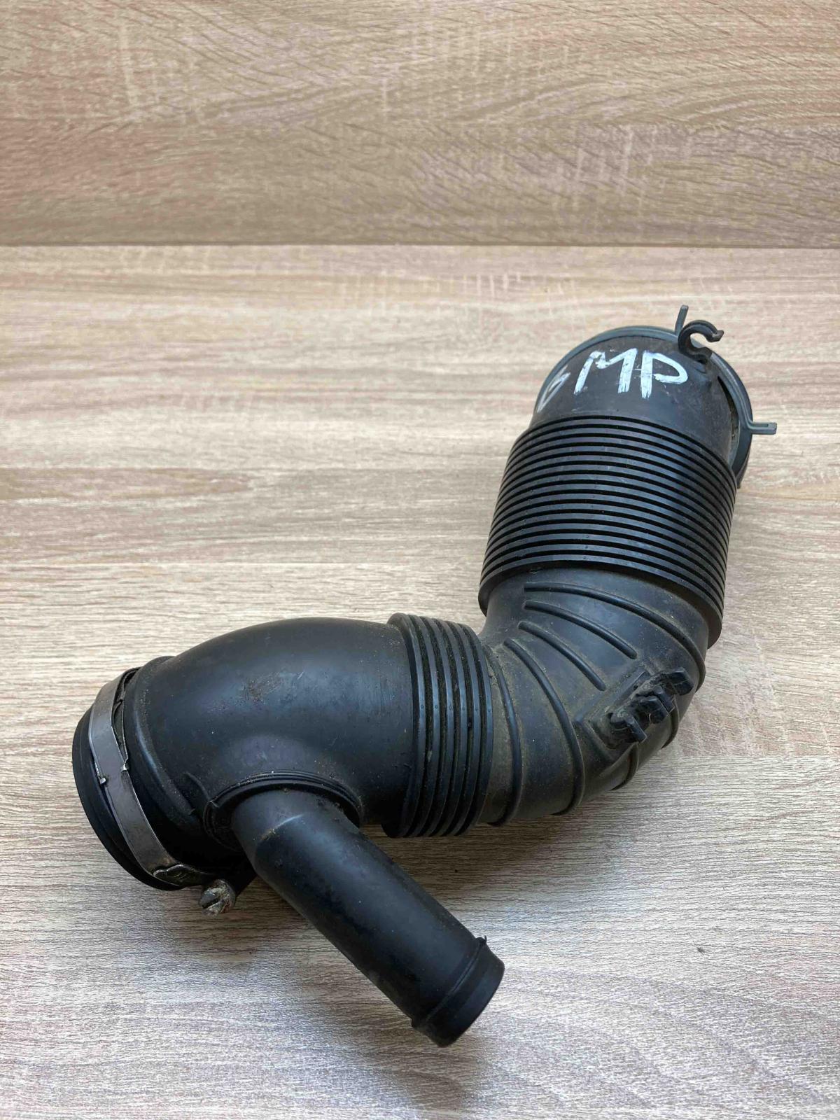 3C0129654P   Air intake duct part Volkswagen Golf V