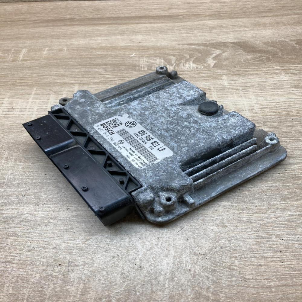 03G906021LB 0281013238  Engine control unit/module ECU Skoda Octavia Mk2 (1Z)
