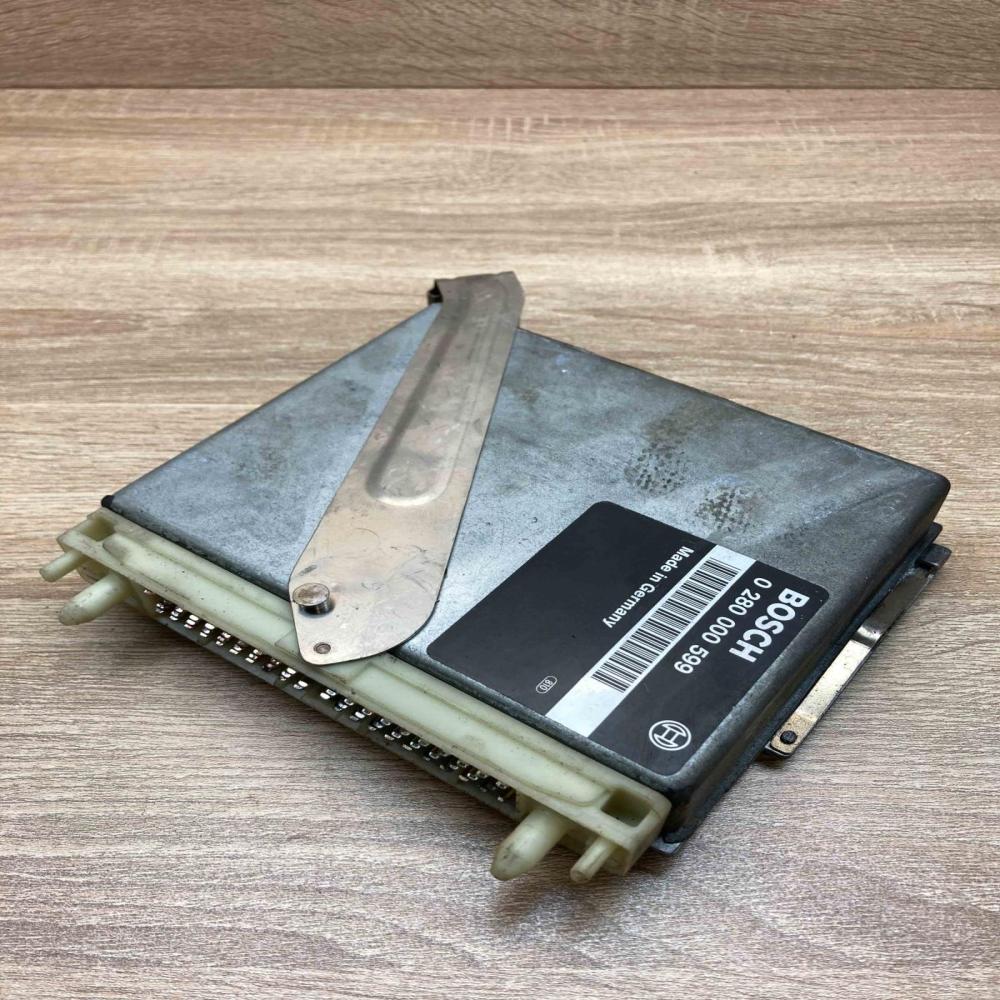 P01367760 0280000599  Engine control unit/module ECU Volvo 850