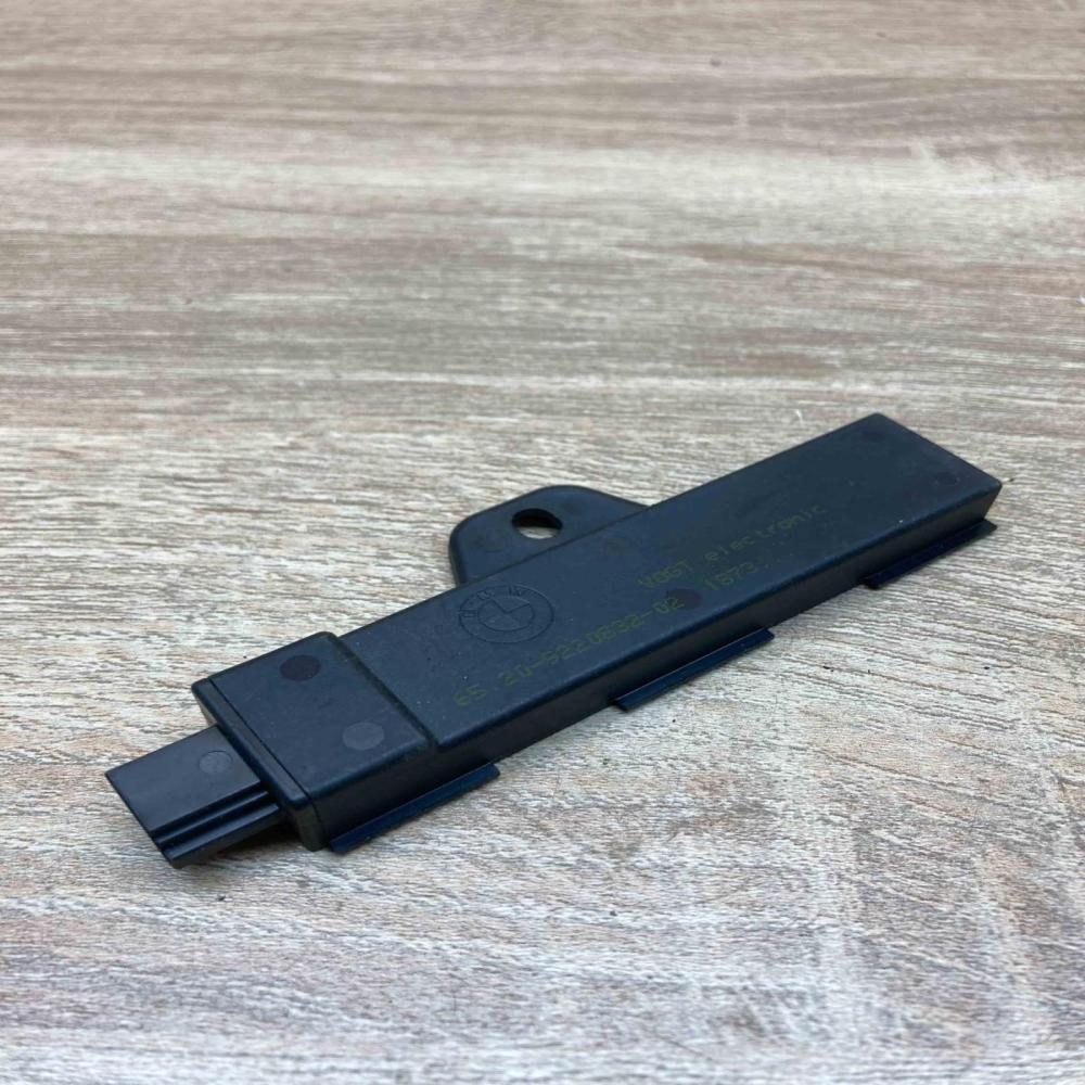 9220832 9220832 02  Interior comfort aerial antenna BMW 7 F01 F02 F03 F04