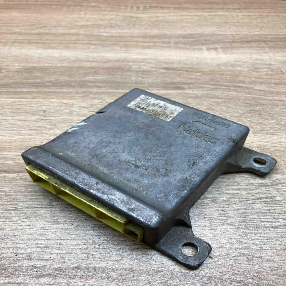 GG3E57K30 1J01A  Airbag control unit/module Mazda 626