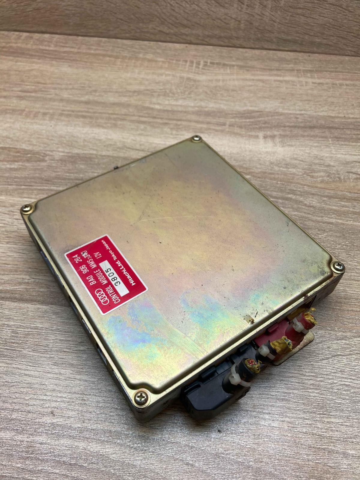 8A0906264 3805  Engine control unit/module ECU Audi 80 90 S2 B4