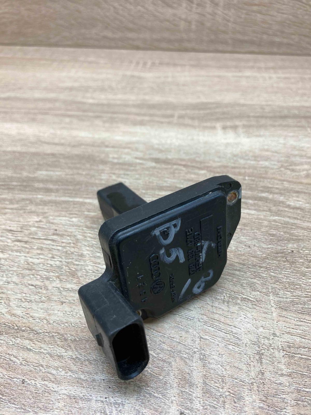 078133471E AFH70 08D  Mass air flow meter Volkswagen PASSAT B5