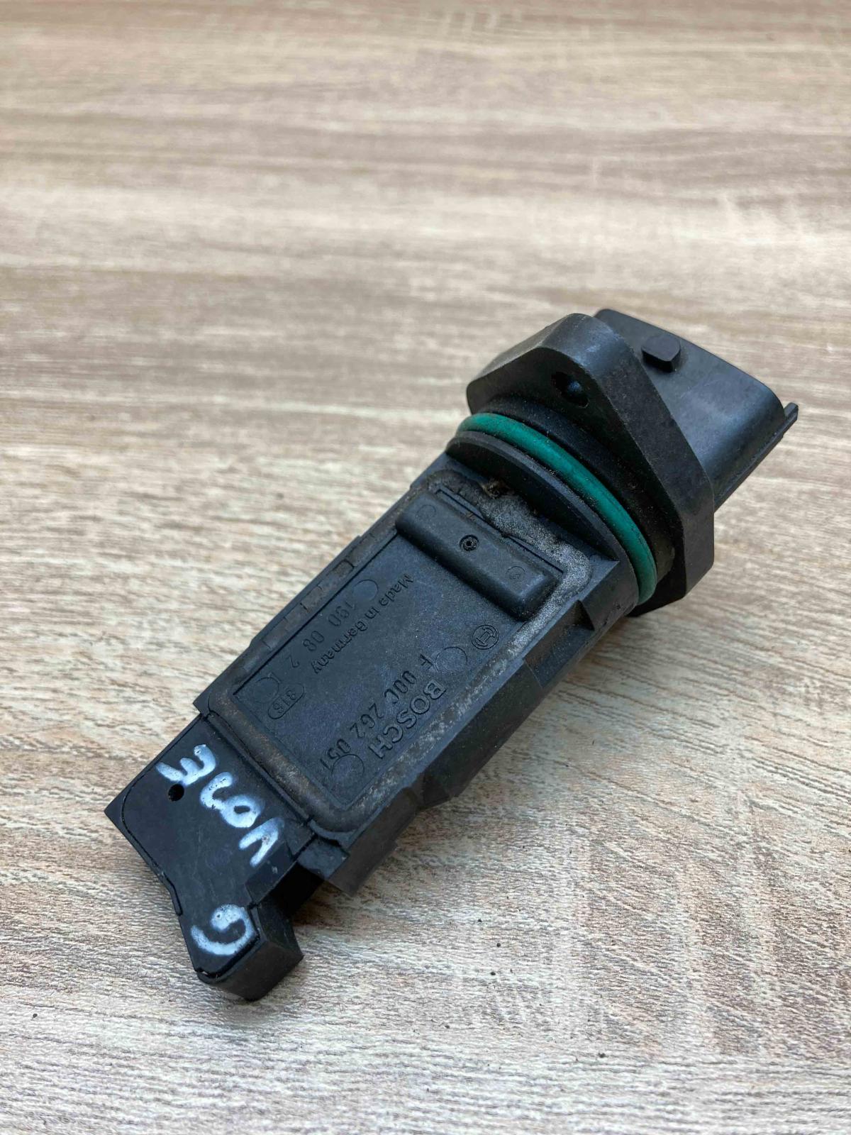 F00C2G2051 190082  Mass air flow meter Chrysler Voyager