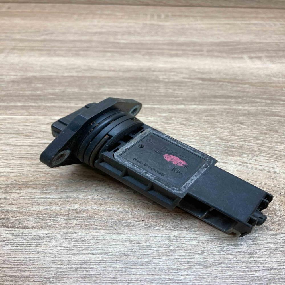 662213A   Mass air flow meter Audi A6 S6 C6 4F