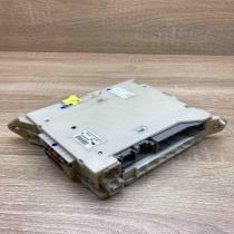 82730 30631 70505 0181  Fuse module Lexus GS 300 400 430