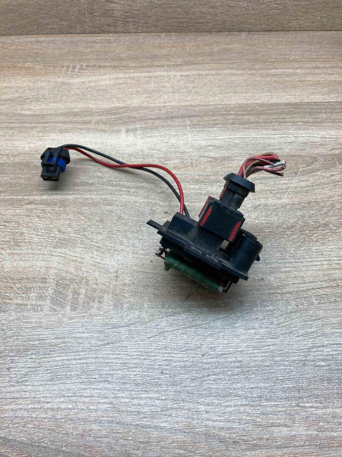 Clio Heater resistor   Heater blower motor/fan resistor Renault Clio II