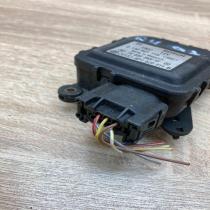 8D1820511B 0132801116  Air flap motor/actuator Audi A4 S4 B5 8D