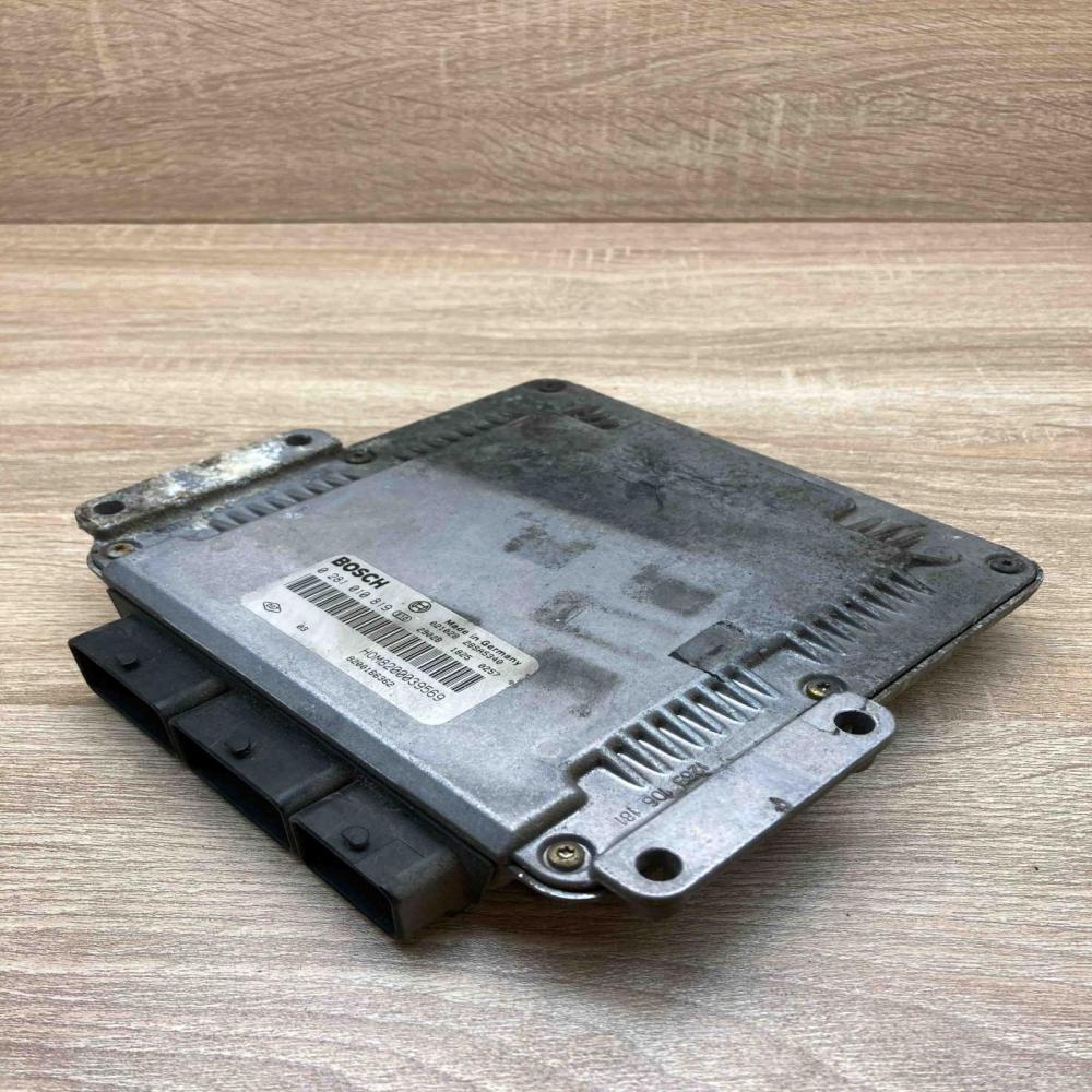 HOM8200039569 8200166362  Engine control unit/module ECU Renault Scenic I