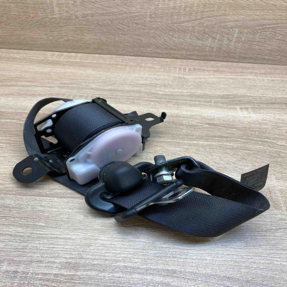 306613099L90 AA 501VA8R1DW  Rear seatbelt Honda Civic