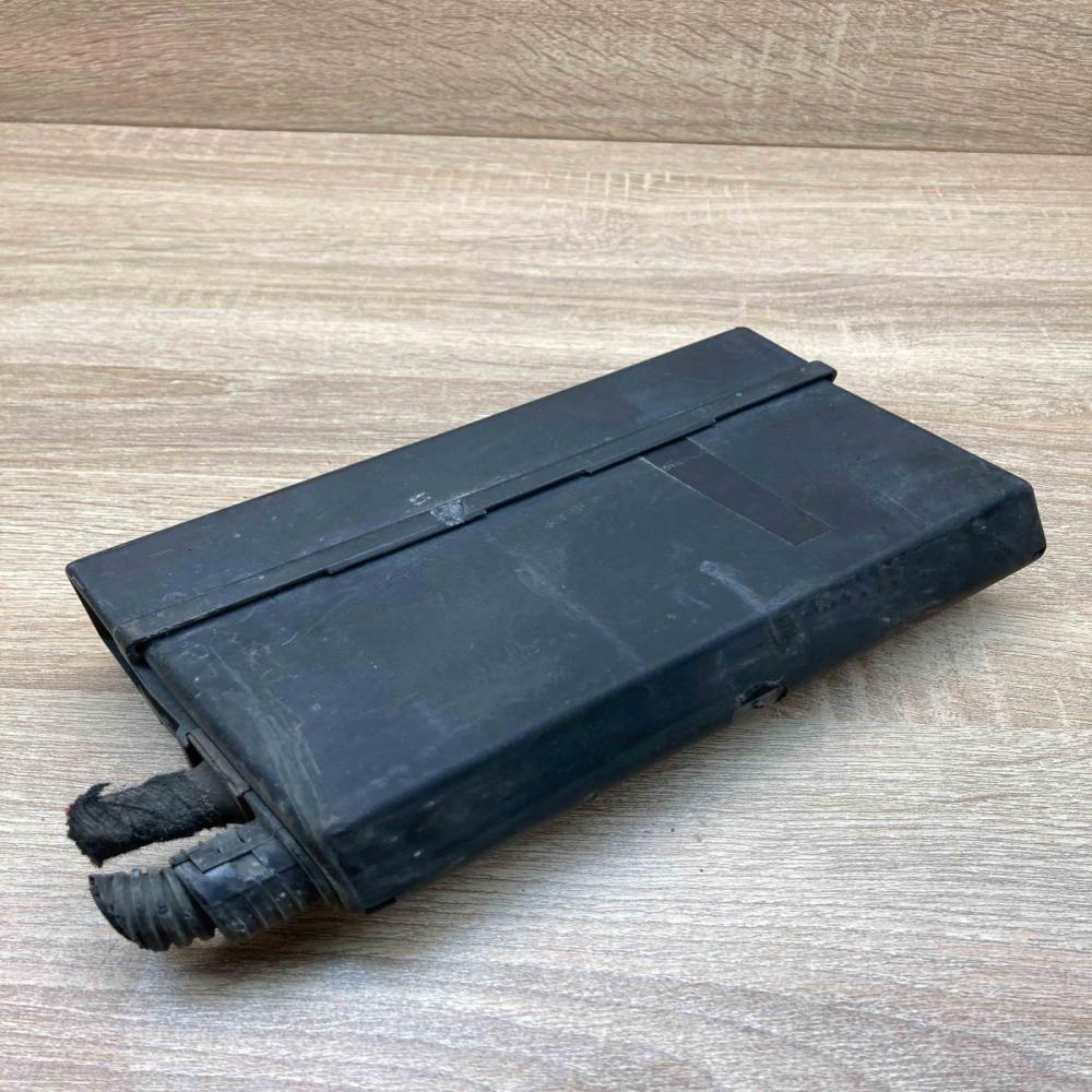 90504296 Used  Fuse module Opel Vectra B