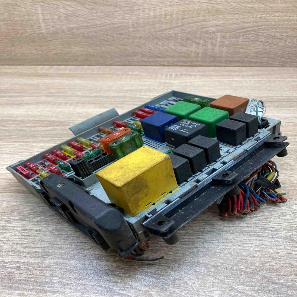09152787 09134880  Fuse module Opel Vectra B