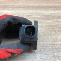 8E0907637A 0265005245  Yaw turn rate sensor Audi A6 S6 C5 4B