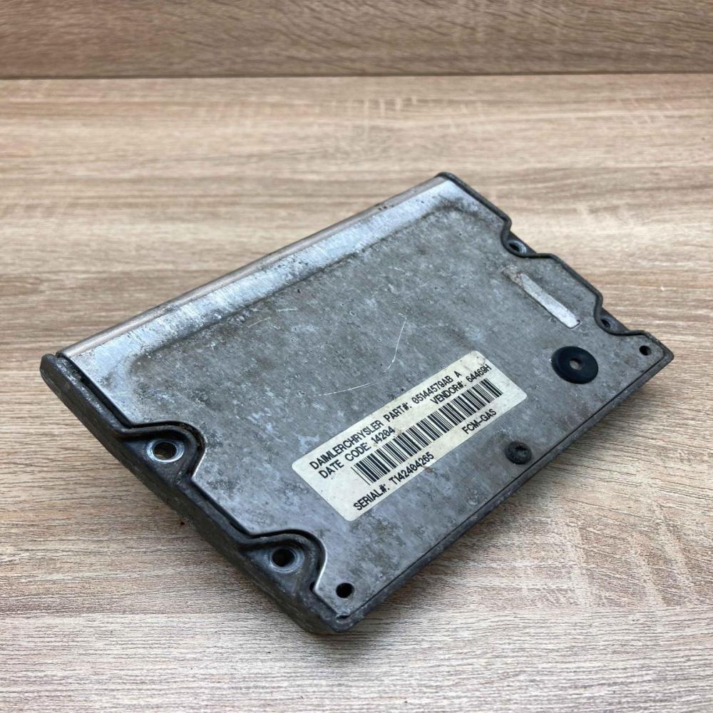 05144579AB   Fuse module Chrysler Voyager